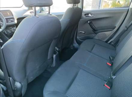 Peugeot - 208