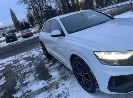 Audi - Q8
