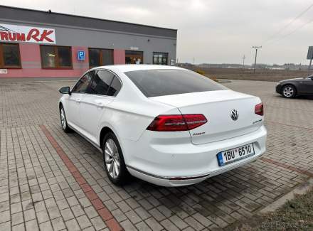 Volkswagen - Passat