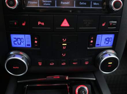 Volkswagen - Touareg