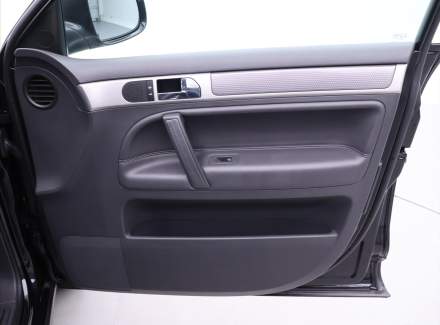 Volkswagen - Touareg