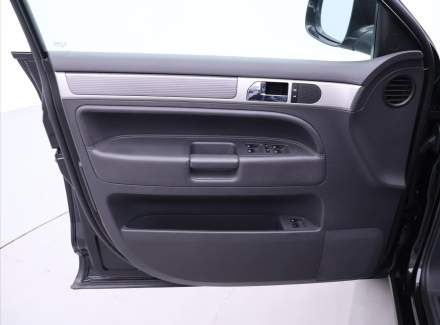 Volkswagen - Touareg