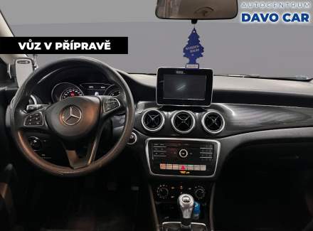 Mercedes-Benz - CLA