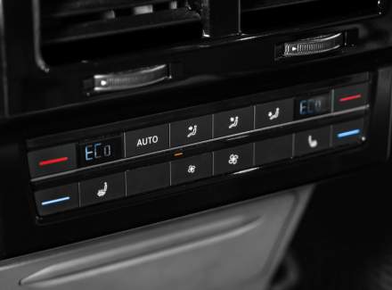 Volkswagen - Touareg