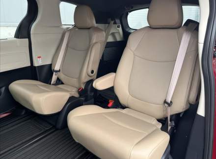 Toyota - Sienna
