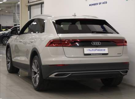 Audi - Q8