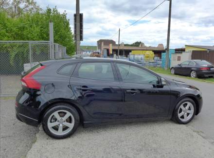 Volvo - V40
