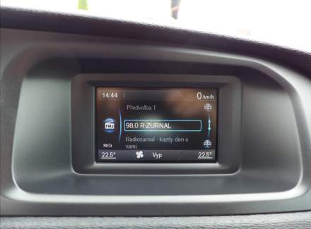 Volvo - V40