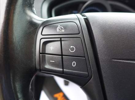 Volvo - V40