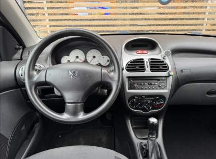 Peugeot - 206
