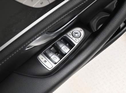 Mercedes-Benz - E-class