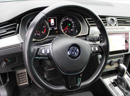 Volkswagen - Passat