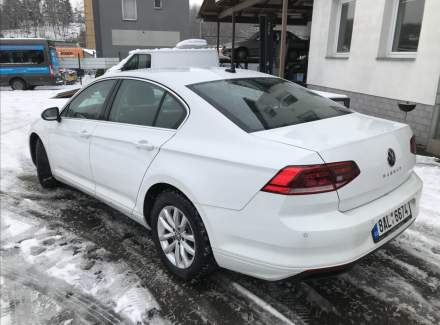 Volkswagen - Passat