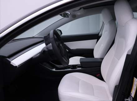 Tesla - Model 3