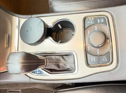 Jeep - Grand Cherokee