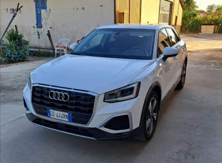Audi - Q2