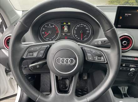Audi - Q2