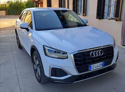Audi - Q2
