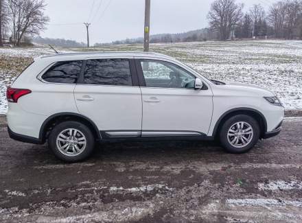 Mitsubishi - Outlander