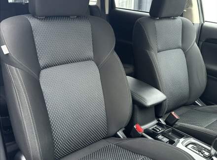 Mitsubishi - Outlander