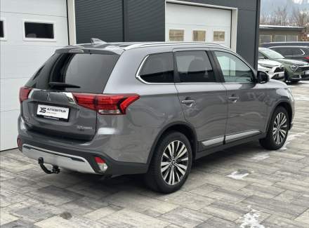Mitsubishi - Outlander