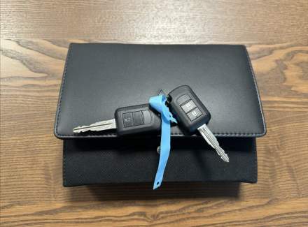 Mitsubishi - Outlander