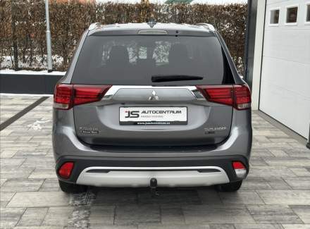 Mitsubishi - Outlander