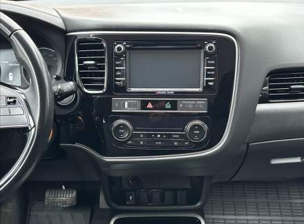 Mitsubishi - Outlander