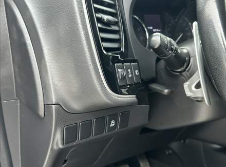 Mitsubishi - Outlander