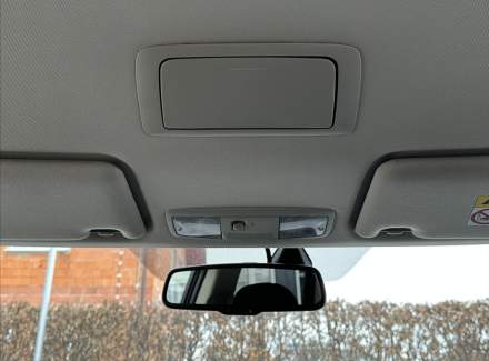 Mitsubishi - Outlander