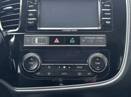 Mitsubishi - Outlander