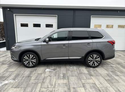 Mitsubishi - Outlander