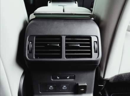 Land Rover - Range Rover Velar