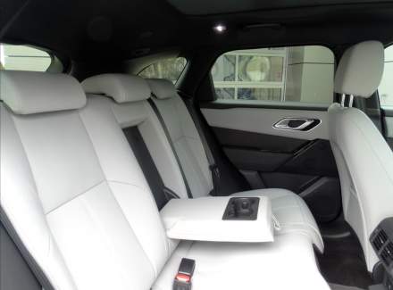 Land Rover - Range Rover Velar