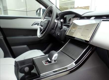 Land Rover - Range Rover Velar