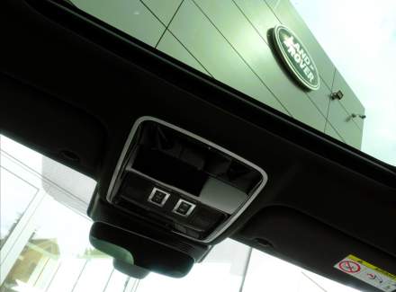 Land Rover - Range Rover Velar