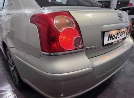 Toyota - Avensis