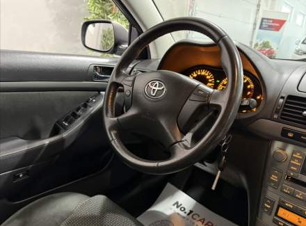 Toyota - Avensis