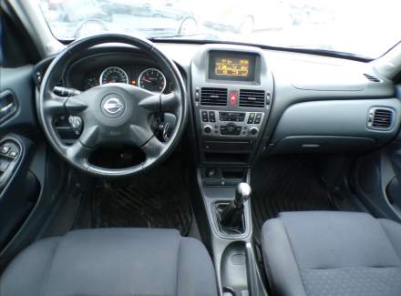 Nissan - Almera