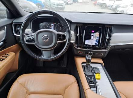 Volvo - V90