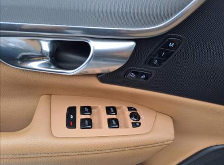 Volvo - V90