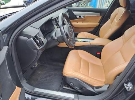 Volvo - V90