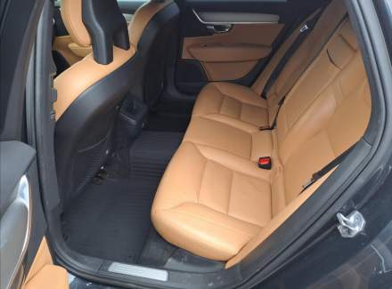 Volvo - V90