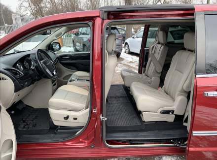 Chrysler - Town & Country