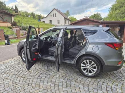 Hyundai - Santa FE