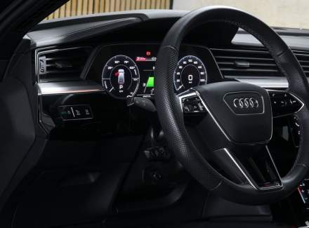 Audi - E-tron
