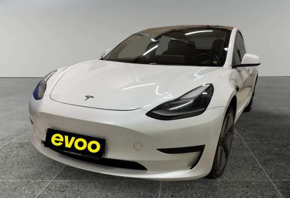 Tesla - Model 3