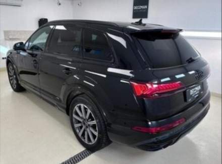 Audi - Q7