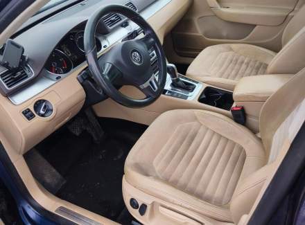 Volkswagen - Passat