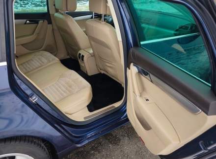 Volkswagen - Passat
